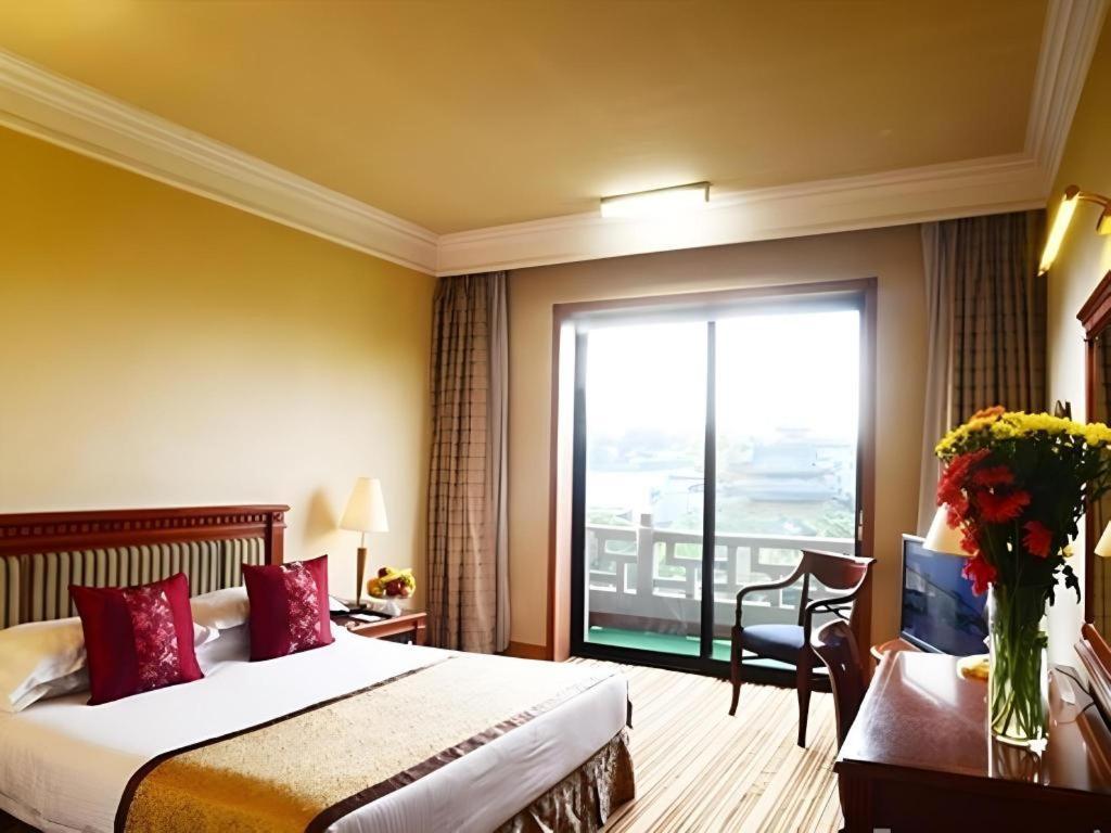 Friendship Jing Bin Building Hotel 4*